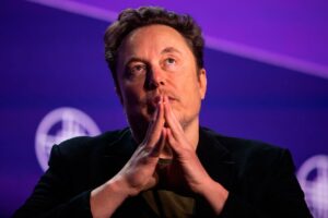 Investigación revela múltiples relaciones íntimas de Elon Musk con sus empleadas