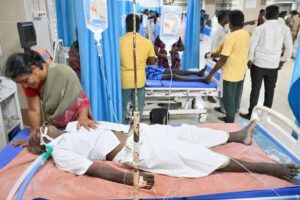 Al menos 35 personas fallecieron en India tras ingerir alcohol adulterado
