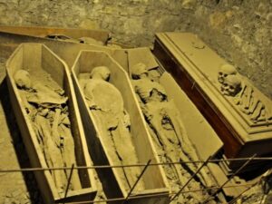 Destruyen momias históricas en un incendio en la Iglesia de San Michan en Dublín