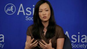 Una exanalista de la CIA es acusada de espiar para Corea del Sur a cambio de bolsos de lujos y sushi