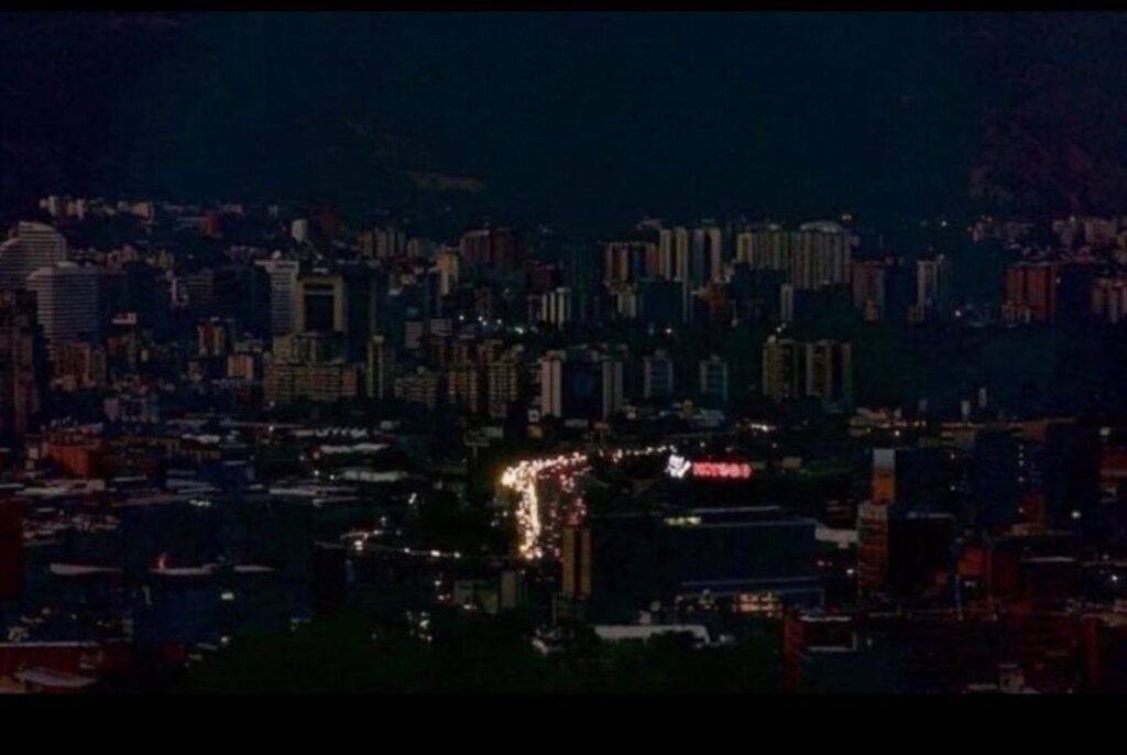 Venezuela sufre un apagón en 21 de los 23 estados por un sabotaje eléctrico