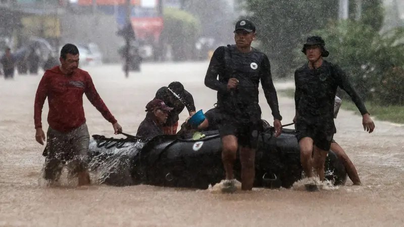 John, el huracán que provocó una "tormenta zombi" destructora en México