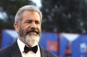 Mel Gibson critica a Harris: «Tiene el cociente intelectual de una valla» 