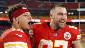 Patrick Mahomes y Travis Kelce sufrieron robos en sus hogares