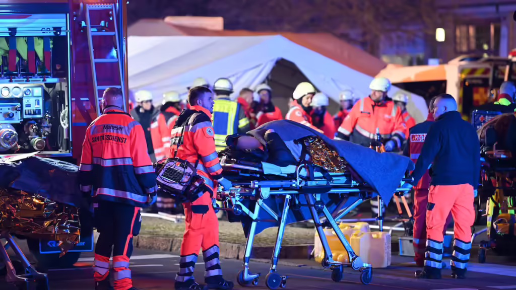 Hombre atropella a decenas de personas en un mercado navideño de Alemania