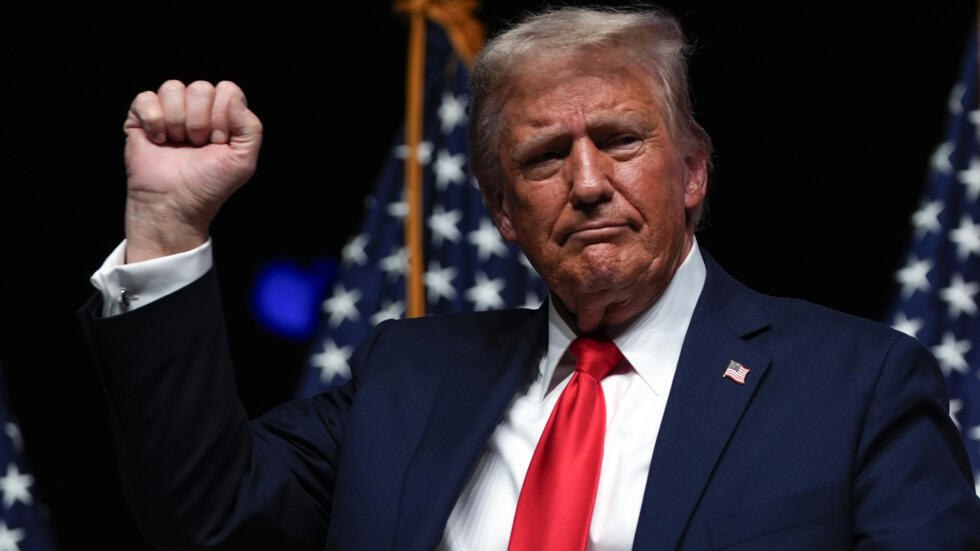 ayuda extranjera, chicago, merecedor del premio Nobel de la Paz, ley de enemigos exttranjeros