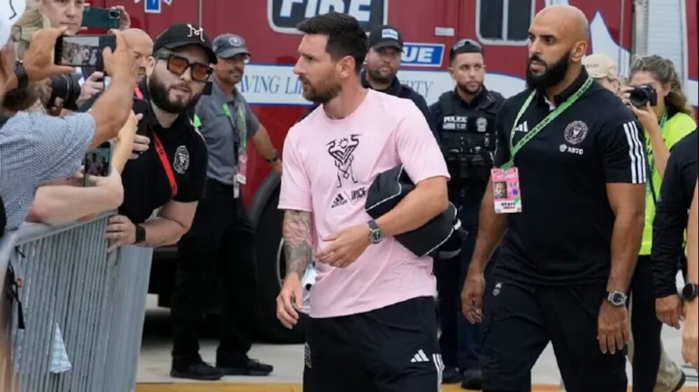 messi guardespaldas