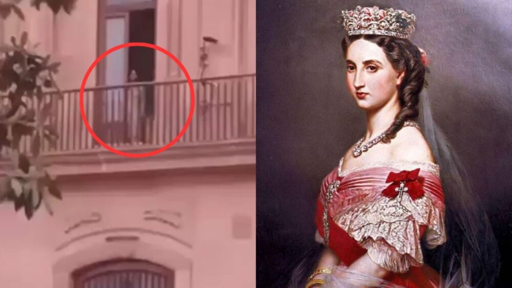 Graban a una mujer sin ropa en un edificio estatal