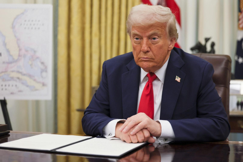 trump el salvador, computadoras y chips