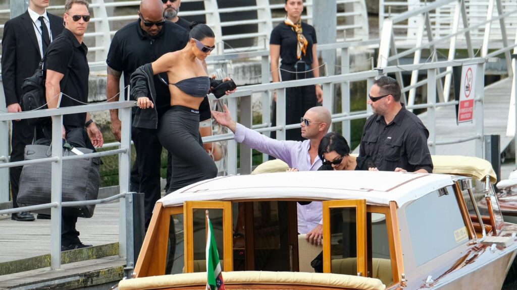 jeff bezos kardashian