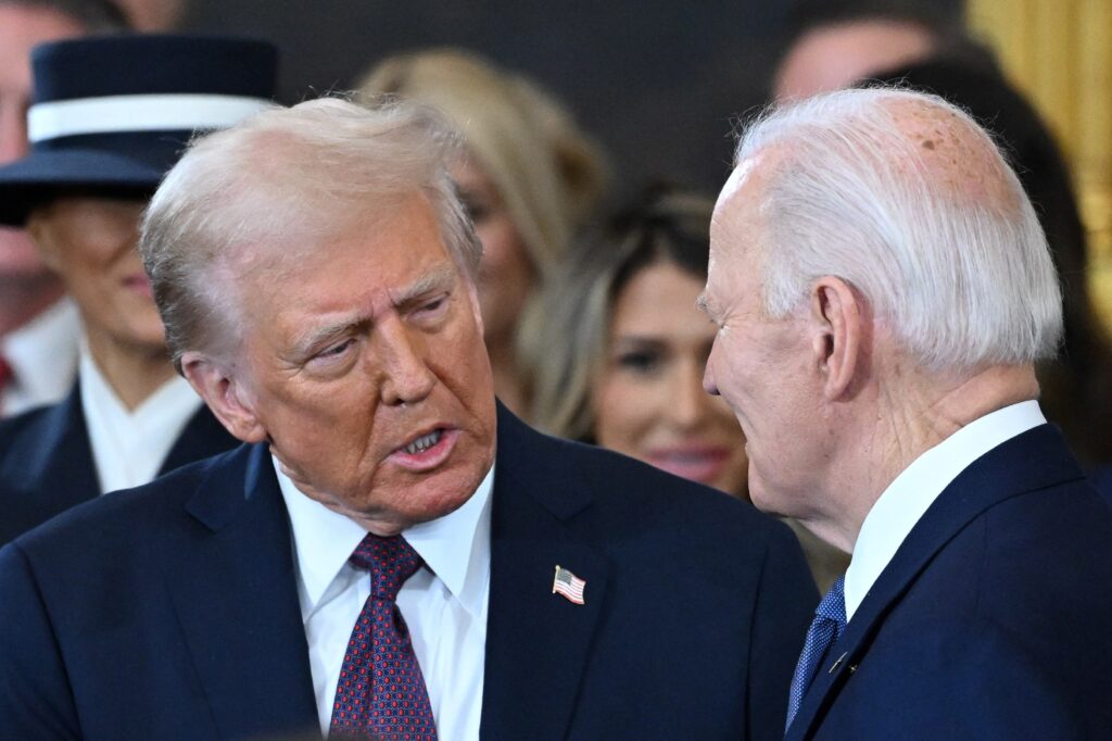Trump duda que Biden esté vivo y cree que podría ser un clon