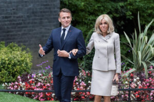 Brigitte Macron llevará “pruebas científicas” a una corte en EEUU para demostrar que es mujer