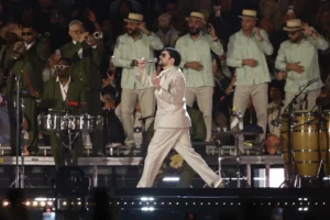 Bad Bunny arrasa en Spotify tras el Super Bowl