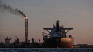 Cae el precio del petróleo y se disparan las acciones por acuerdo de paz entre EEUU e Irán 