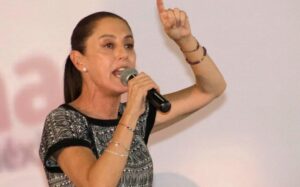 Presidenta de México dice que “no se doblega, no se arrodilla, no se rinde y no se vende”