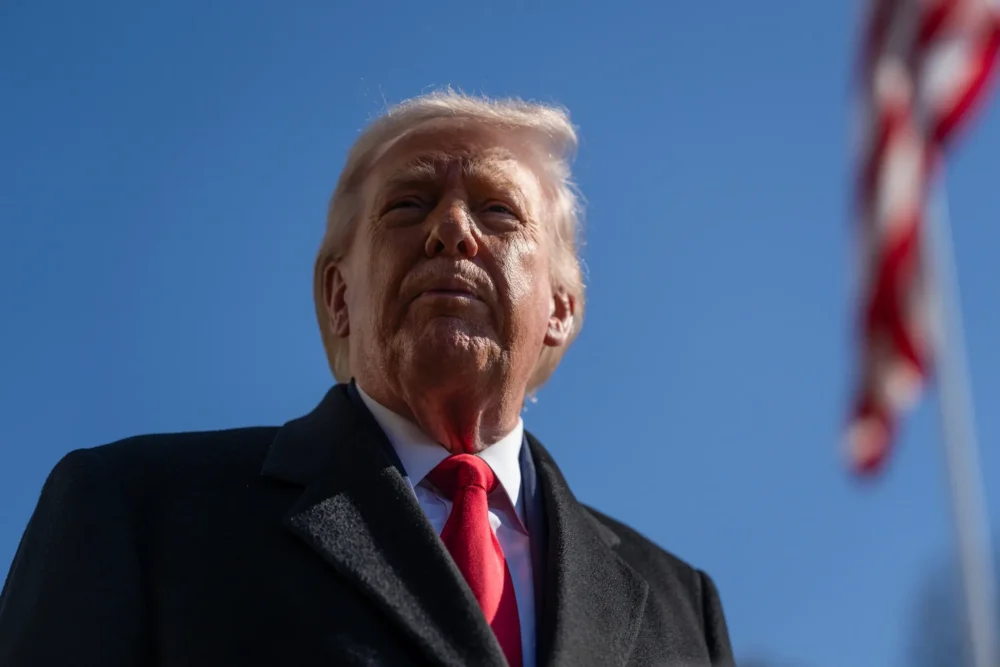 Trump rompe un nuevo récord: aprobación cae a nuevo mínimo 