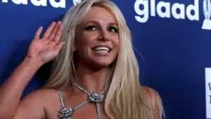 Britney Spears obtiene orden de restricción permanente contra presunto acosador