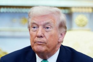 Trump culpa a demócratas por caos en aeropuertos por cierre del DHS