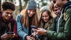 Reino Unido lanza primer ensayo sobre el impacto de limitar redes sociales en adolescentes