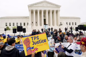 La Corte Suprema muestra señales críticas a favor de Trump en el caso TPS