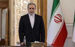 Irán dice que la desconfianza frena las negociaciones con EEUU