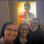Monjas se vuelven virales tras emocionarse con película de Michael Jackson