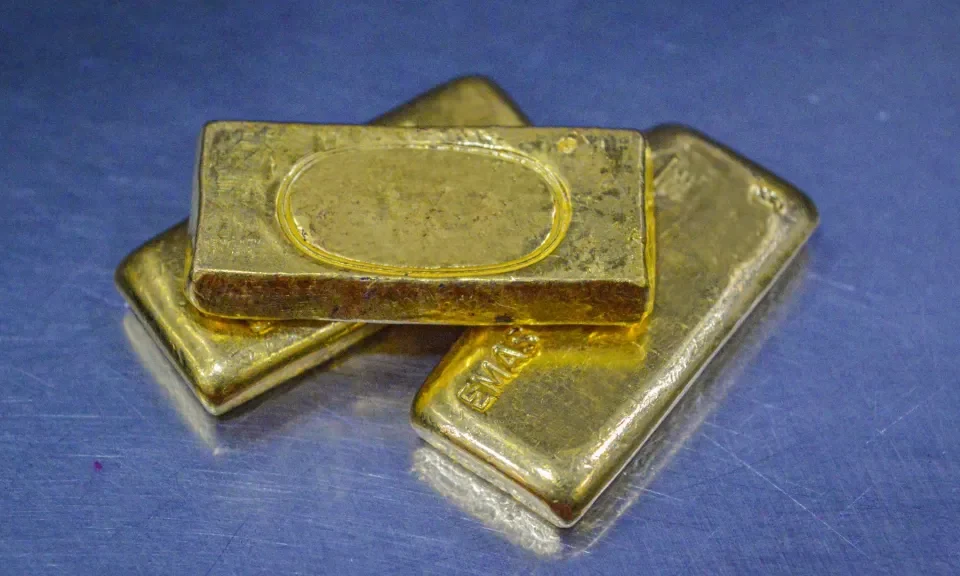 Oro vinculado a crimen organizado habría llegado a monedas oficiales de EEUU