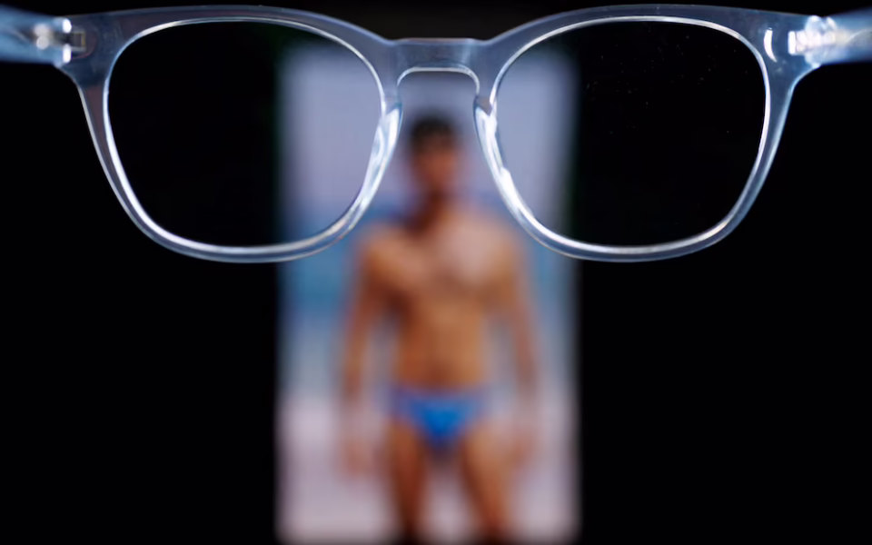 La Unión Europea prohibirá IA que cree desnudos falsos y pornografía infantil