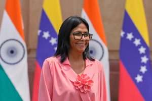 Delcy Rodríguez cambia de aliados: India es su nuevo objetivo 