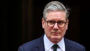 Reino Unido pierde nuevamente a su primer ministro: Starmer renuncia después de dos años