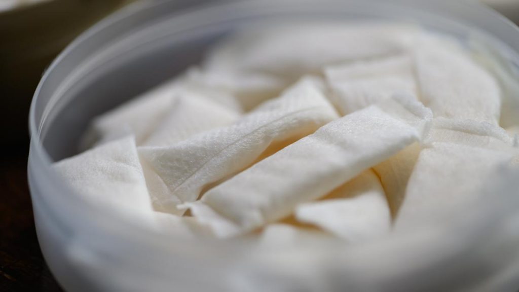 FDA autoriza a Zyn promocionar que cambiar del cigarrillo a sus bolsas de nicotina reduce riesgos para la salud